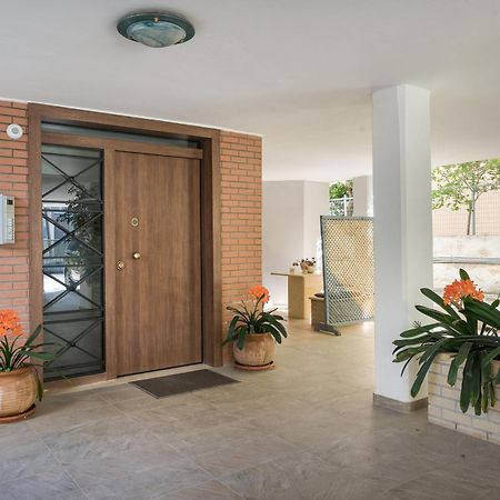 Glyfada'S Cosy Apartments Atene Esterno foto