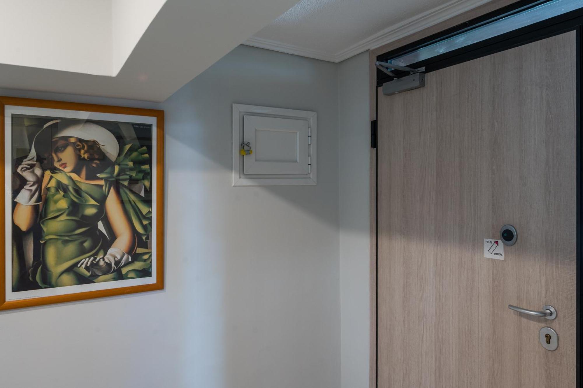 Glyfada'S Cosy Apartments Atene Esterno foto