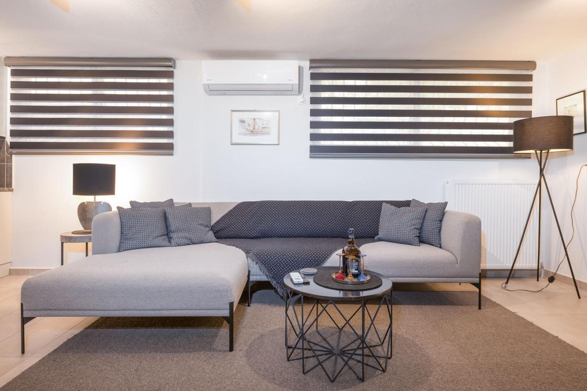Glyfada'S Cosy Apartments Atene Esterno foto