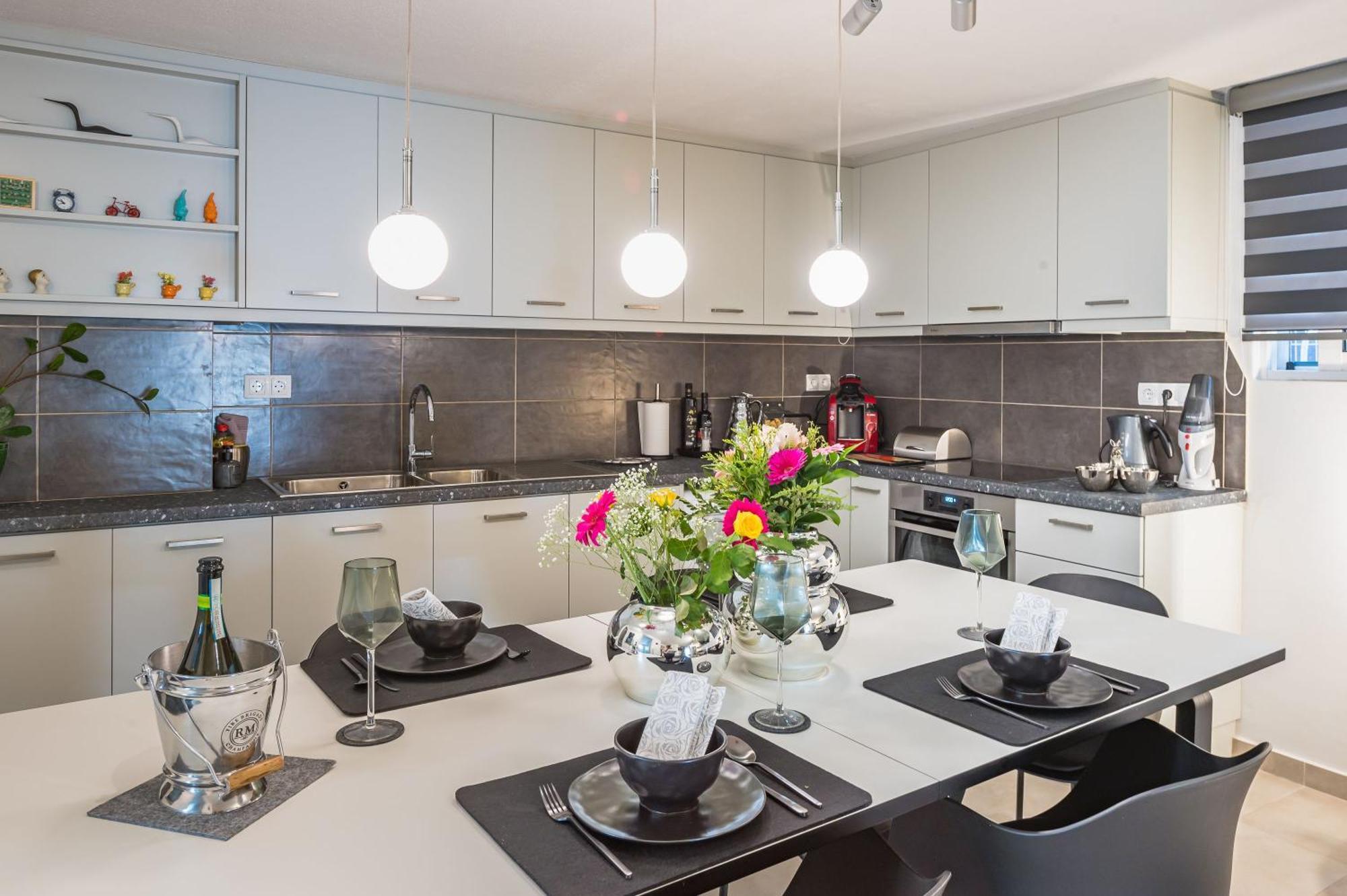 Glyfada'S Cosy Apartments Atene Esterno foto