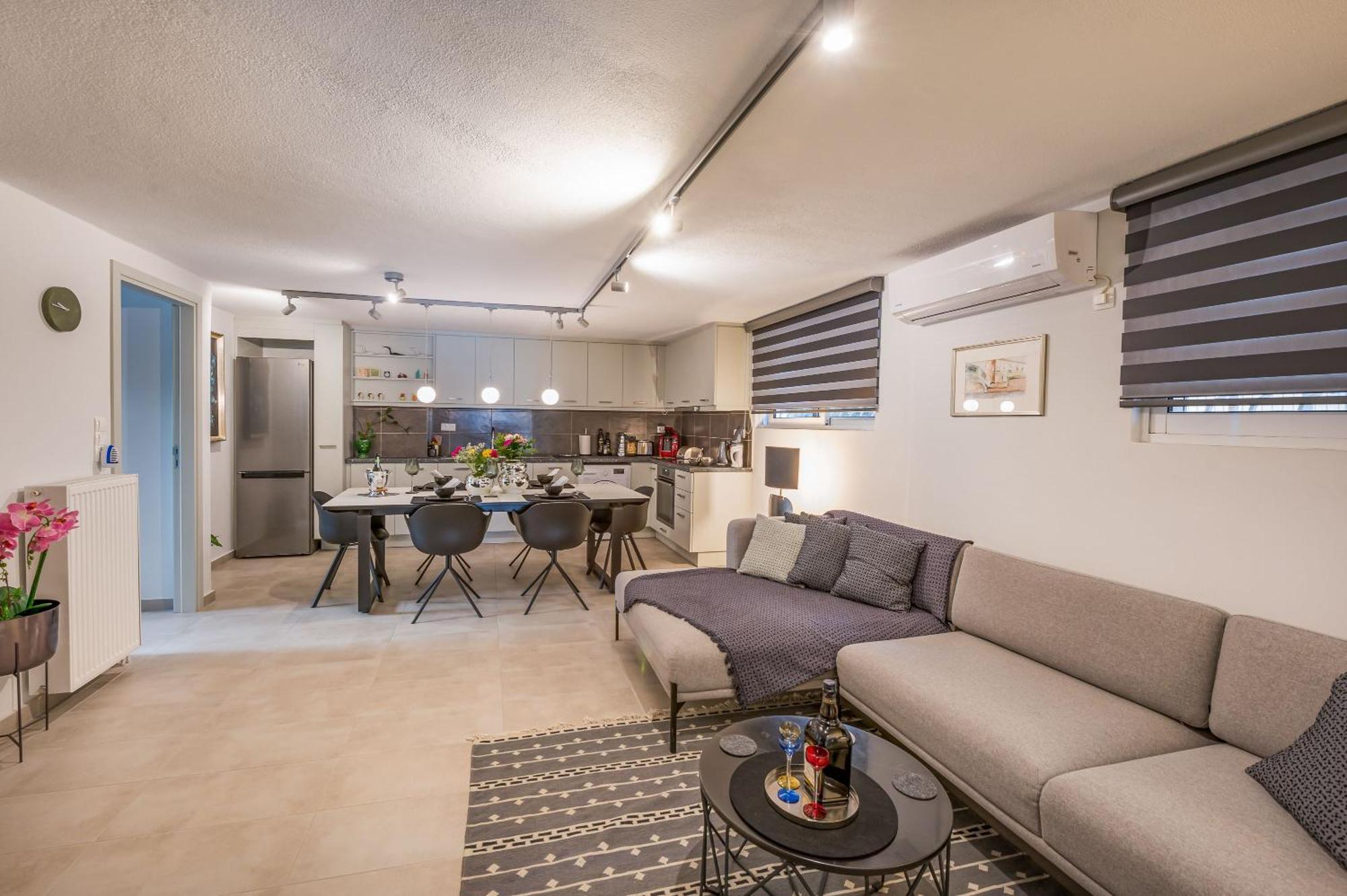 Glyfada'S Cosy Apartments Atene Esterno foto