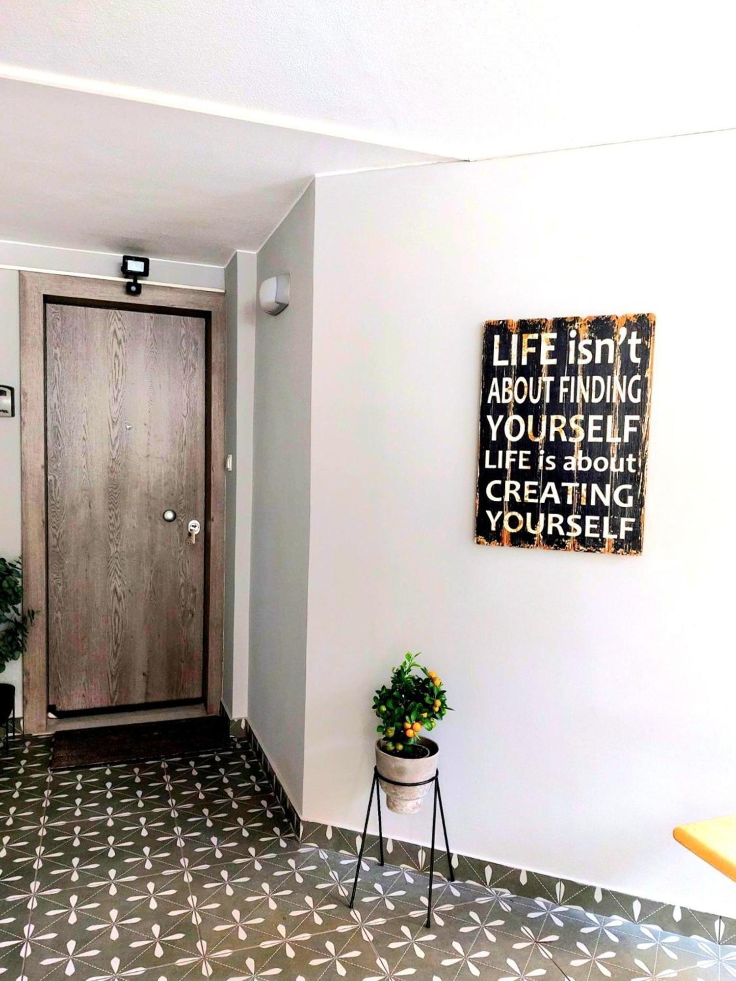 Glyfada'S Cosy Apartments Atene Esterno foto