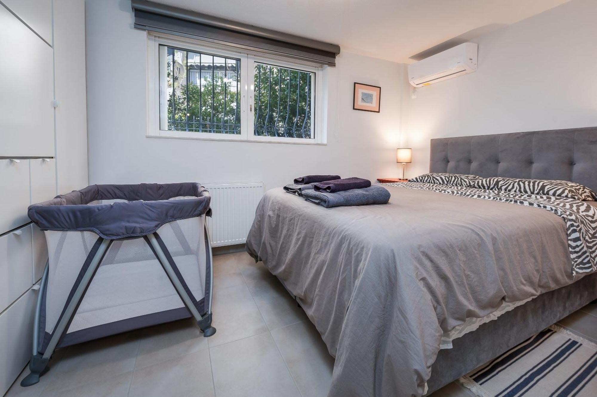 Glyfada'S Cosy Apartments Atene Esterno foto