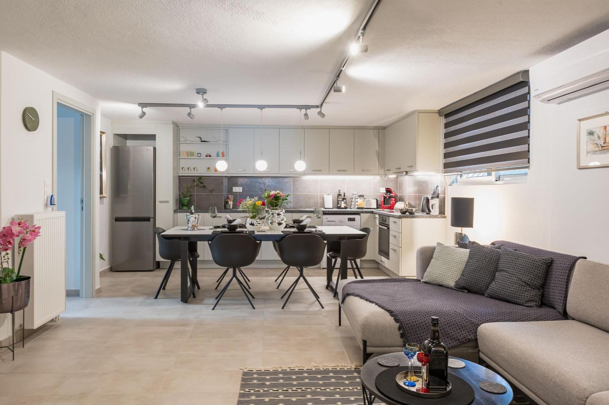 Glyfada'S Cosy Apartments Atene Esterno foto