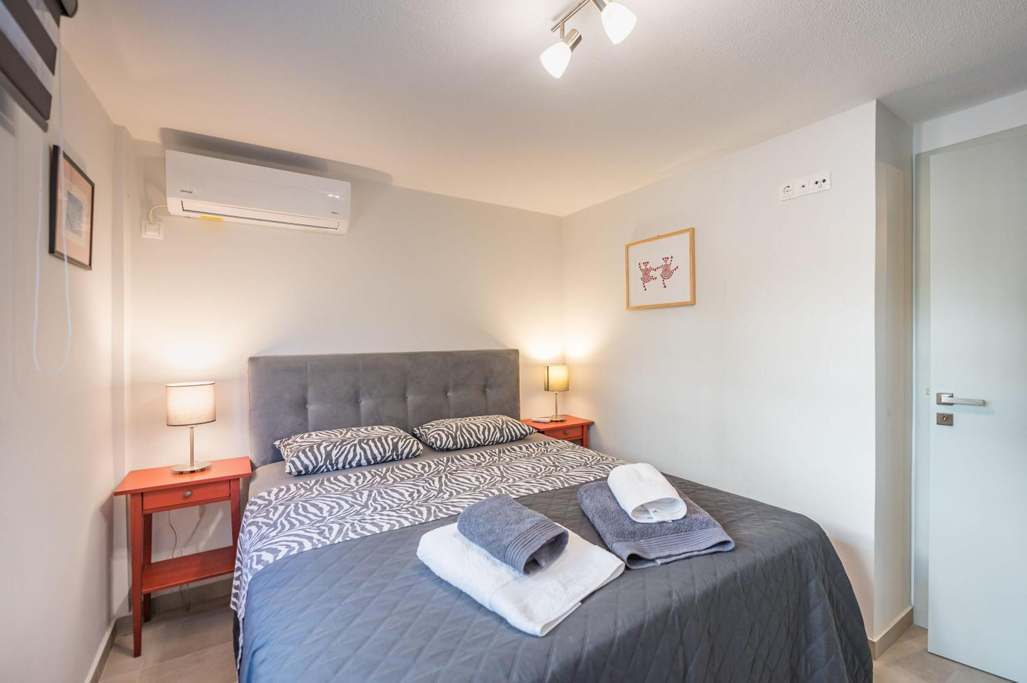 Glyfada'S Cosy Apartments Atene Esterno foto
