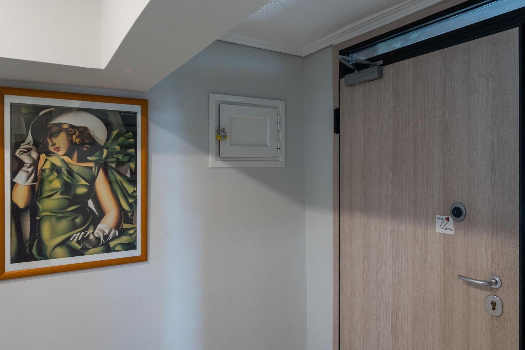 Glyfada'S Cosy Apartments Atene Esterno foto